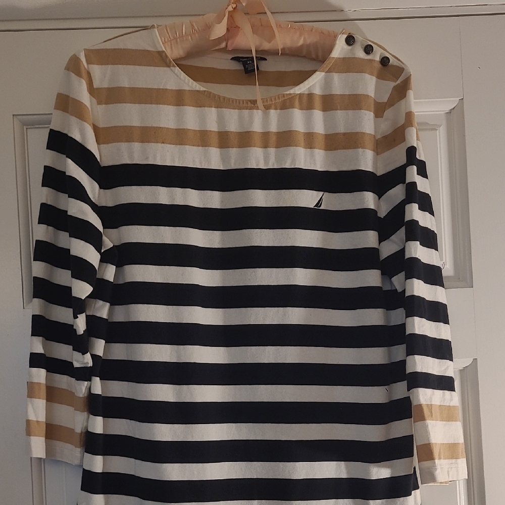 Nautica Long sleeved t shirt with cute button detail